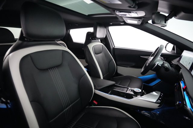 2023 Kia EV6 — photo 18 of 21