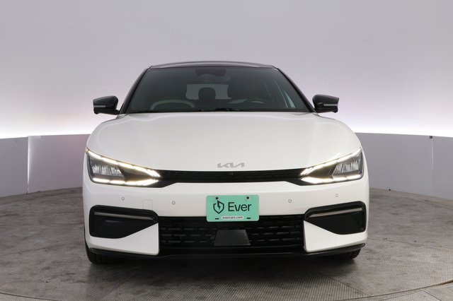 2023 Kia EV6 — photo 9 of 21