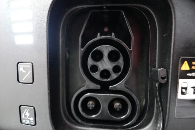 2023 Kia EV6 — photo 8 of 21