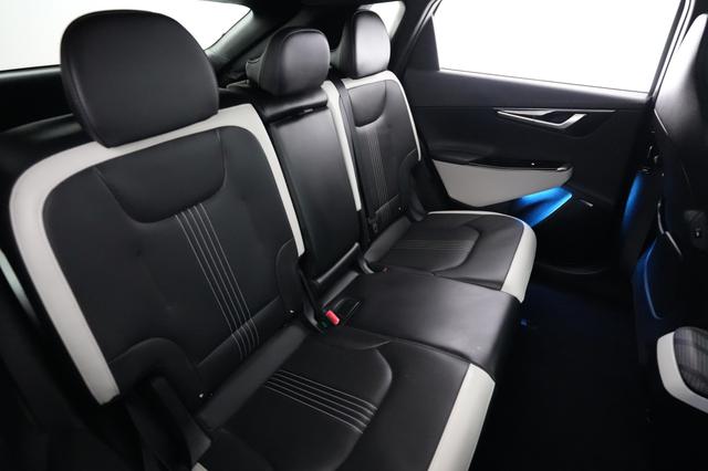 2023 Kia EV6 — photo 4 of 21