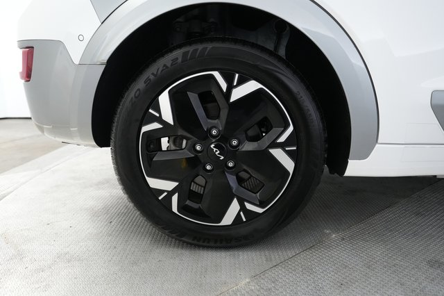 2023 Kia Niro EV — photo 17 of 20