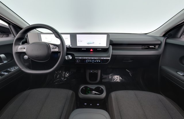 2024 Hyundai IONIQ 5 — photo 17 of 30