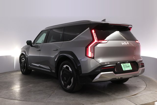 2024 Kia EV9 — photo 13 of 25