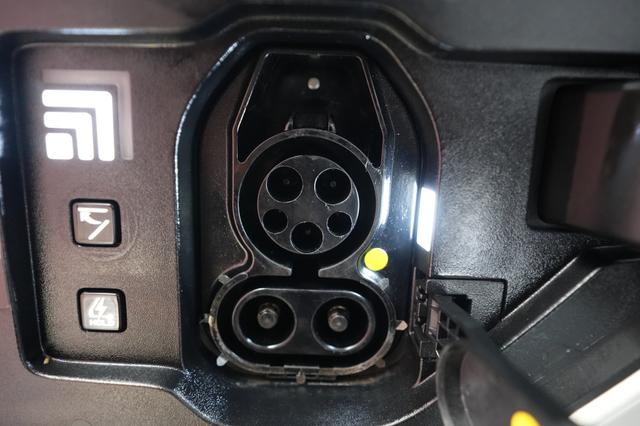 2024 Kia EV9 — photo 8 of 24