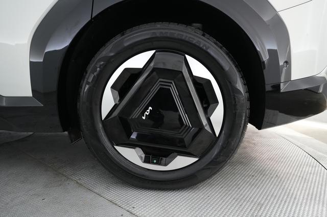 2024 Kia EV9 — photo 7 of 24