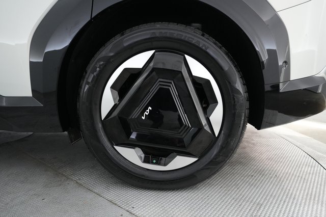 2024 Kia EV9 — photo 7 of 24