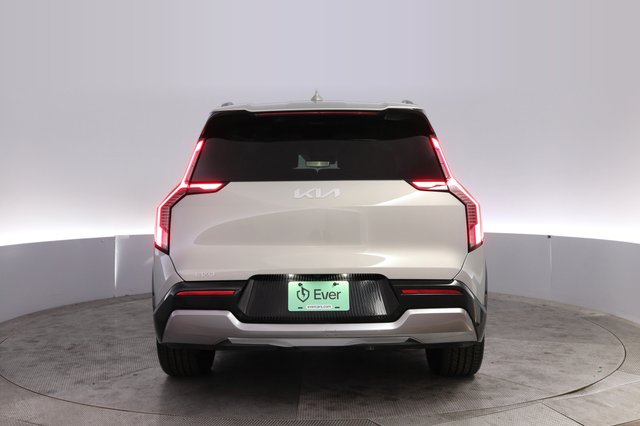 2024 Kia EV9 — photo 12 of 24