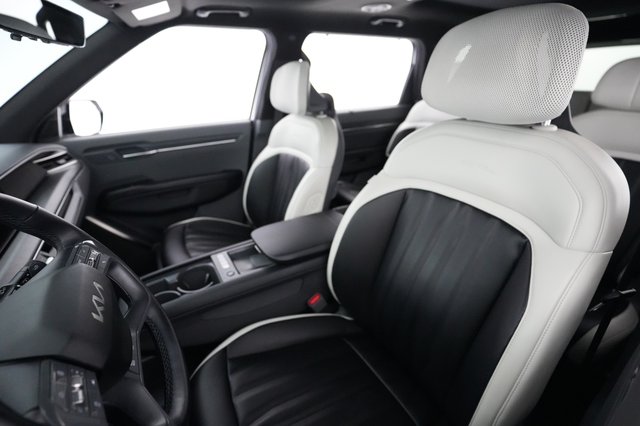 2024 Kia EV9 — photo 3 of 27