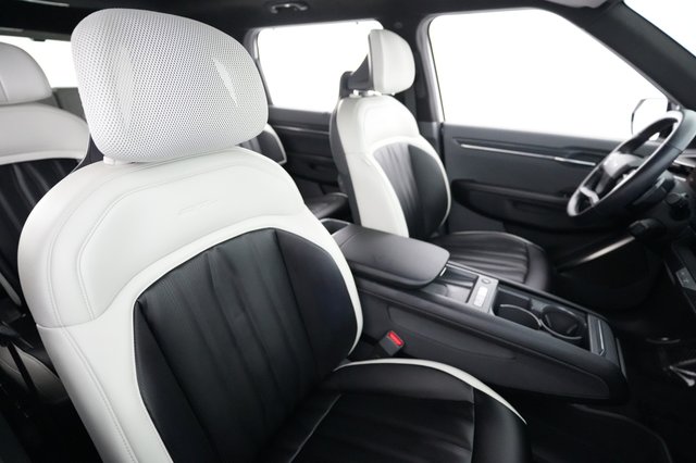 2024 Kia EV9 — photo 18 of 27