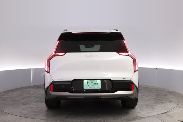 2024 Kia EV9 — photo 12 of 27