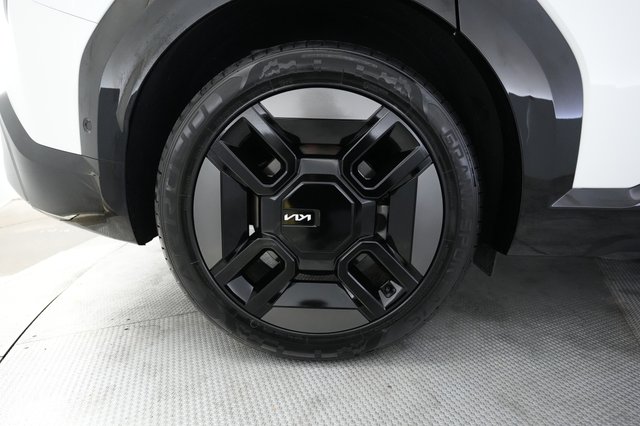 2024 Kia EV9 — photo 17 of 27