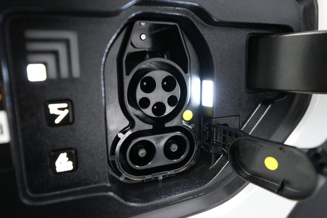 2024 Kia EV9 — photo 8 of 27
