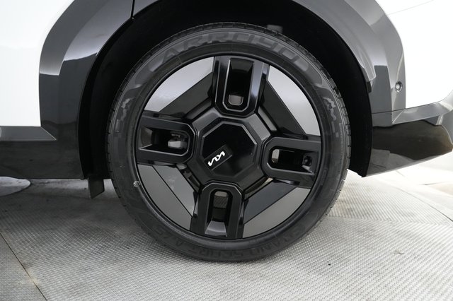 2024 Kia EV9 — photo 7 of 27