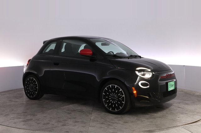 2024 Fiat 500e — photo 11 of 23