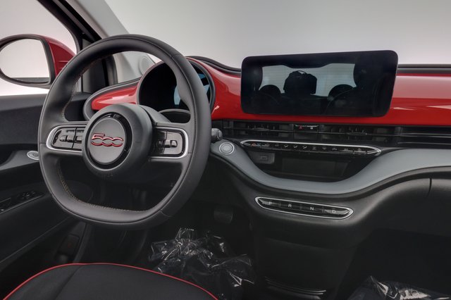 2024 Fiat 500e — photo 20 of 23