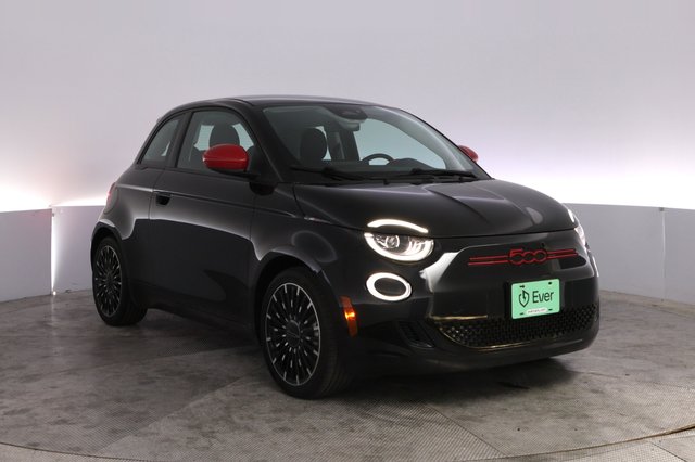 2024 Fiat 500e — photo 10 of 23