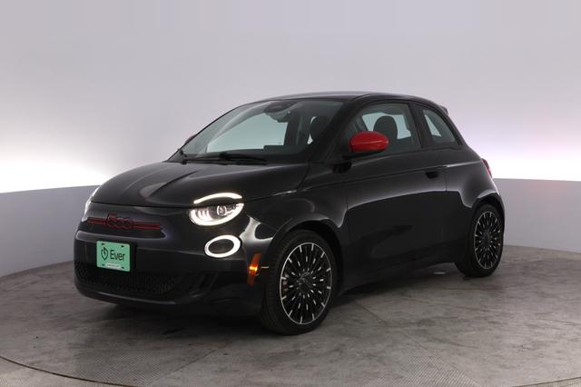 2024 Fiat 500e — VIN ZFAFFAA44RX217336