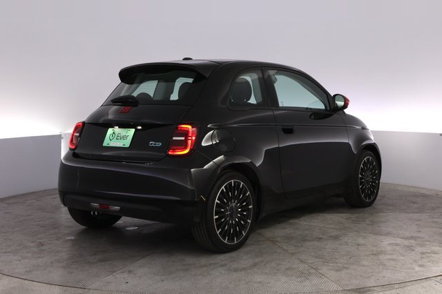 2024 Fiat 500e — photo 2 of 23
