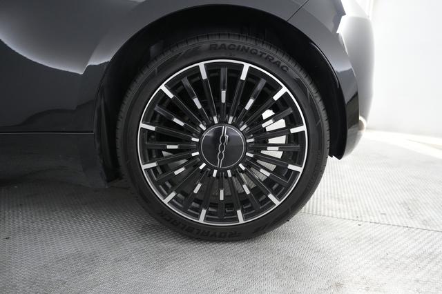 2024 Fiat 500e — photo 7 of 23