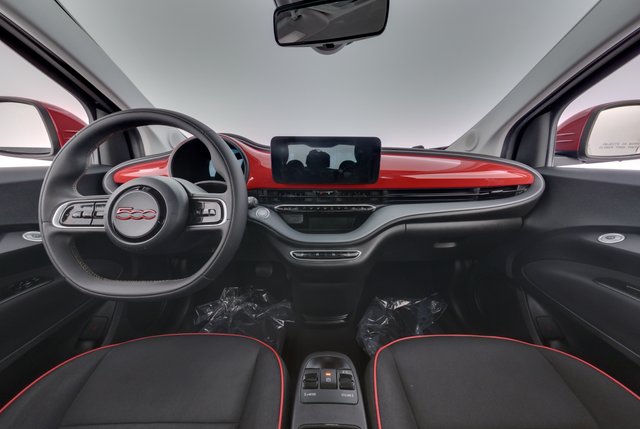 2024 Fiat 500e — photo 21 of 23