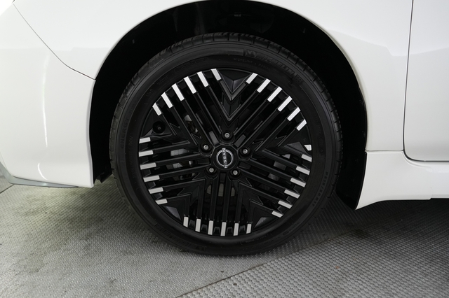 2024 Nissan LEAF