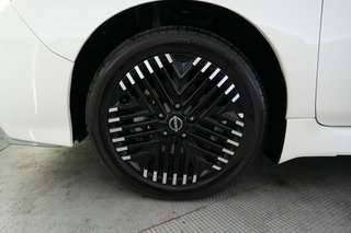 2024 Nissan LEAF — photo 7 of 20