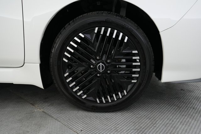 2024 Nissan LEAF — photo 16 of 20