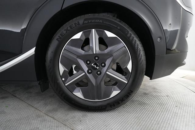 2025 Kia EV6 — photo 7 of 22