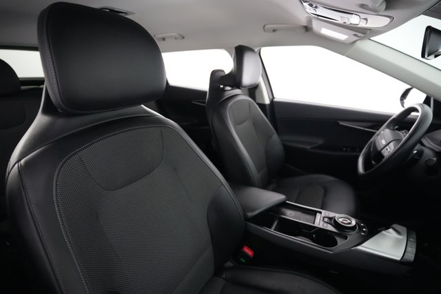 2025 Kia EV6 — photo 18 of 22