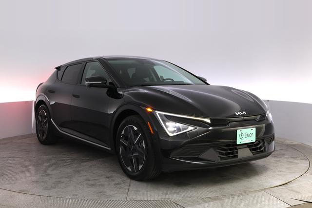 2025 Kia EV6 — photo 10 of 22