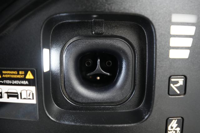 2025 Kia EV6 — photo 8 of 22