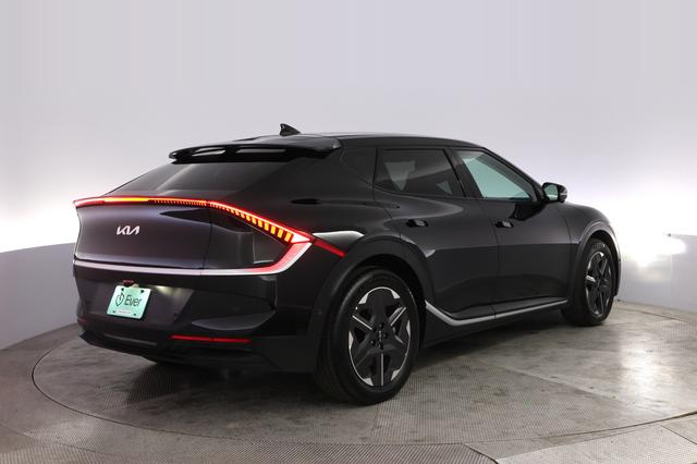 2025 Kia EV6 — photo 2 of 22