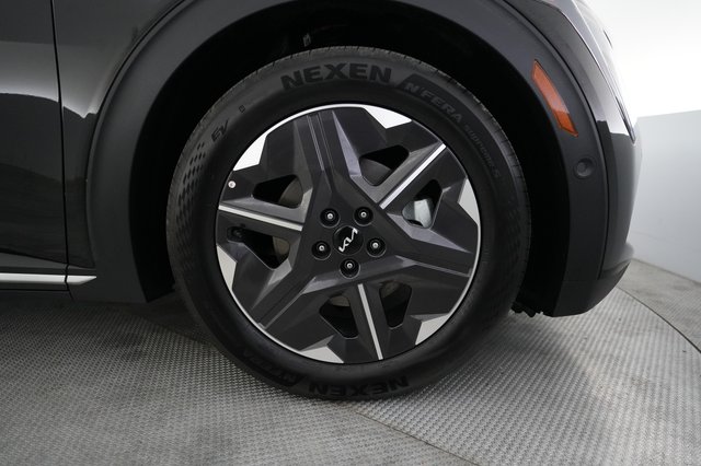 2025 Kia EV6 — photo 16 of 22