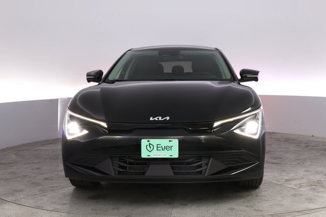 2025 Kia EV6 — photo 9 of 22