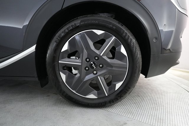 2025 Kia EV6 — photo 7 of 22