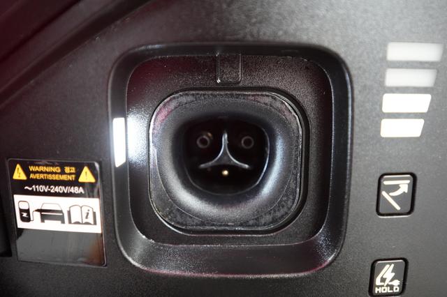 2025 Kia EV6 — photo 8 of 22