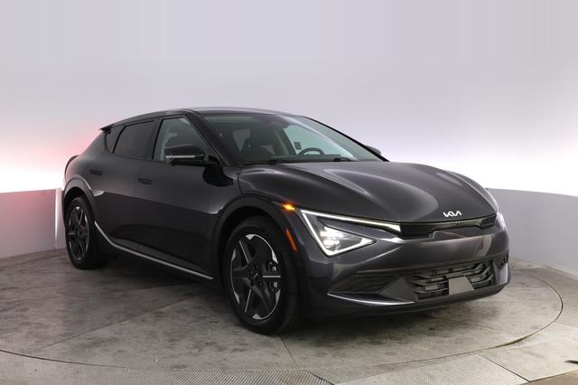 2025 Kia EV6 — photo 10 of 22