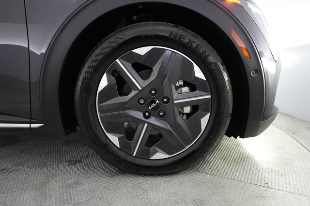 2025 Kia EV6 — photo 16 of 22