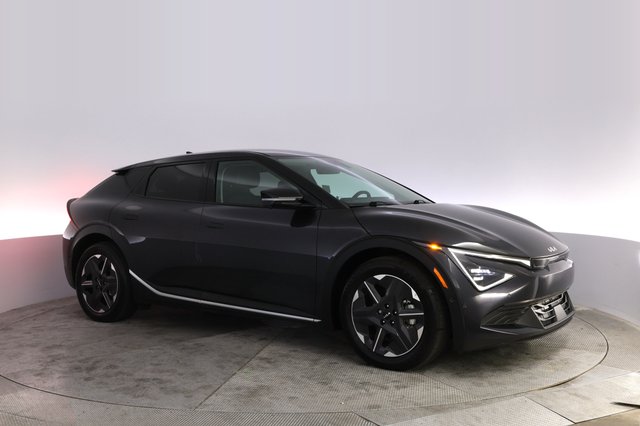 2025 Kia EV6 — photo 11 of 22