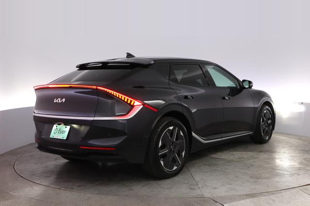 2025 Kia EV6 — photo 2 of 22
