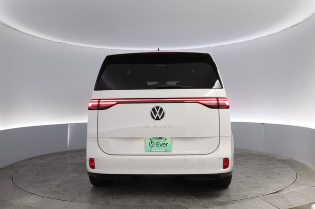 2025 Volkswagen ID.Buzz — photo 12 of 23