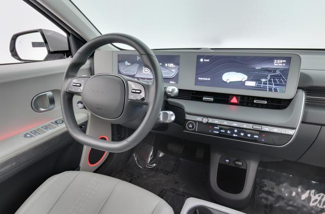 2022 Hyundai IONIQ 5 — photo 3 of 33