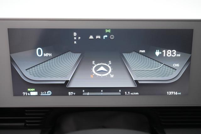 2022 Hyundai IONIQ 5 — photo 5 of 33