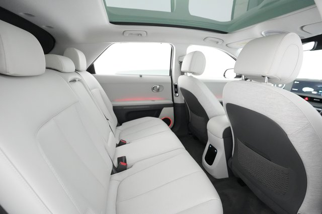 2022 Hyundai IONIQ 5 — photo 22 of 33