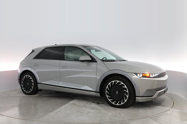 2022 Hyundai IONIQ 5 — photo 9 of 33