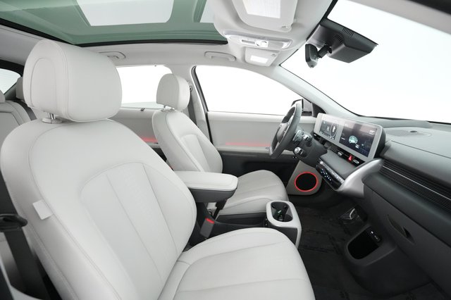 2022 Hyundai IONIQ 5 — photo 21 of 33