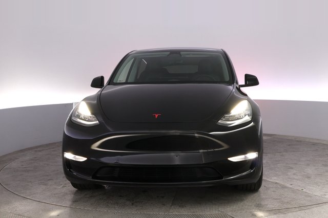 2022 Tesla Model Y — photo 9 of 28