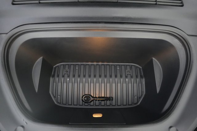 2022 Tesla Model Y — photo 23 of 28