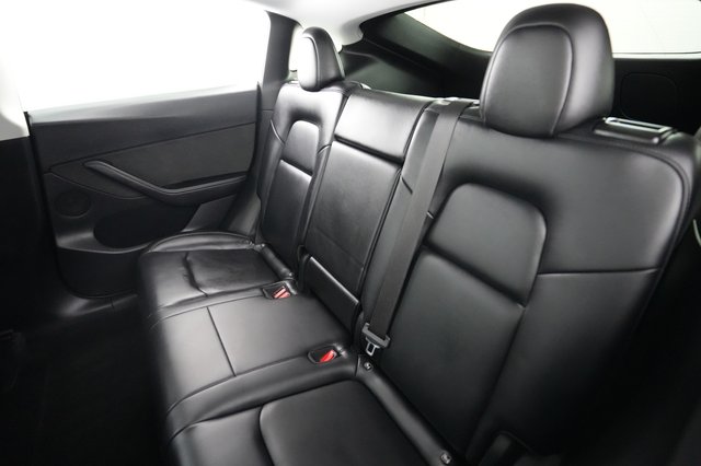 2022 Tesla Model Y — photo 19 of 28