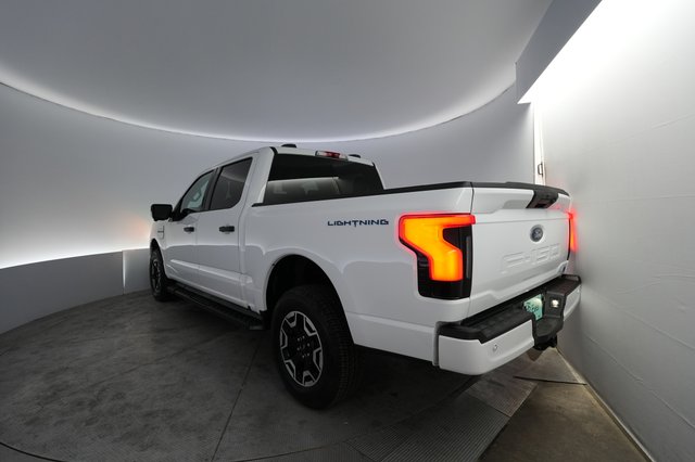 2023 Ford F-150 Lightning — photo 2 of 18